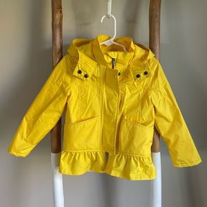 Beautiful, lined yellow raincoat.